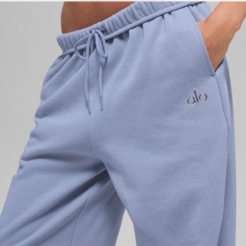 ALO Yoga Sweatpant in Winter Frost